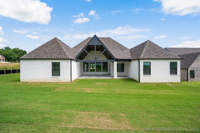 1605 Pinecrest Drive, Claremore, OK 74017