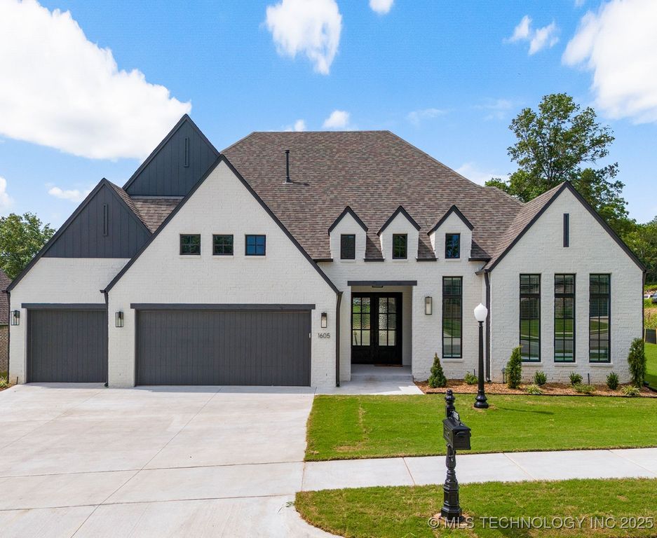 1605 Pinecrest Drive, Claremore, OK 74017