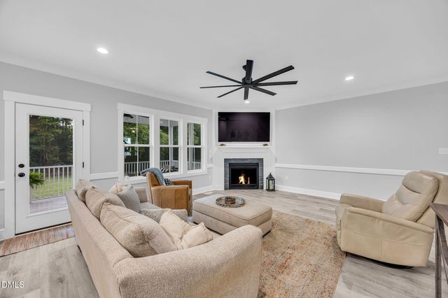257 Hampshire Court, Four Oaks, NC 27524