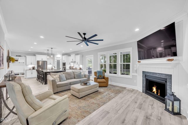 257 Hampshire Court, Four Oaks, NC 27524