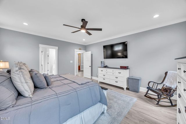 257 Hampshire Court, Four Oaks, NC 27524