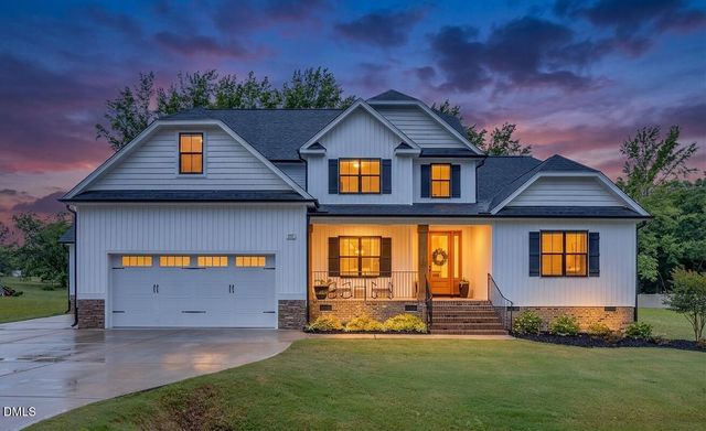257 Hampshire Court, Four Oaks, NC 27524
