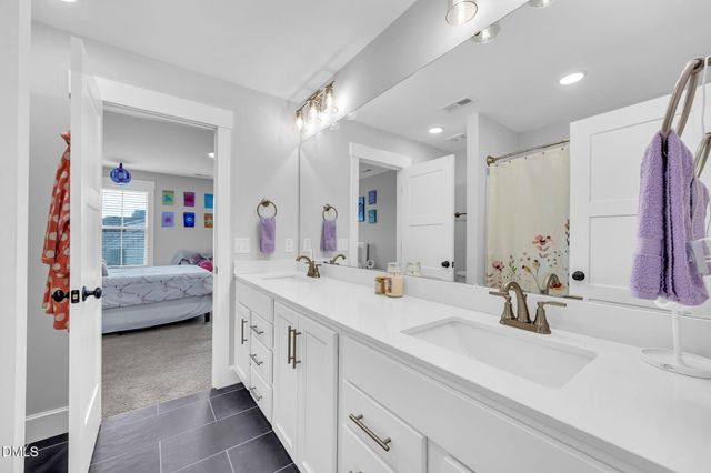 257 Hampshire Court, Four Oaks, NC 27524