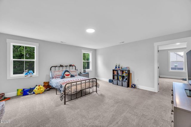 257 Hampshire Court, Four Oaks, NC 27524