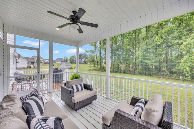 257 Hampshire Court, Four Oaks, NC 27524