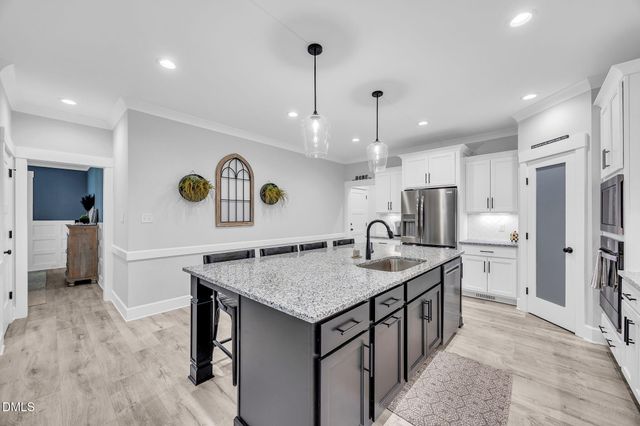 257 Hampshire Court, Four Oaks, NC 27524