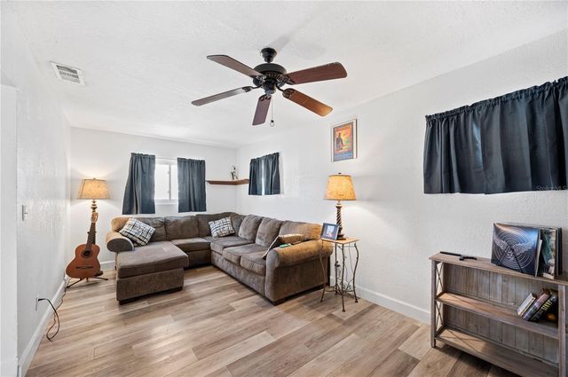 1423 NE 1ST STREET, Mulberry, FL 33860