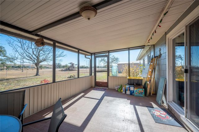 1423 NE 1ST STREET, Mulberry, FL 33860