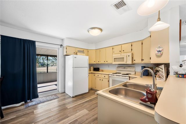 1423 NE 1ST STREET, Mulberry, FL 33860