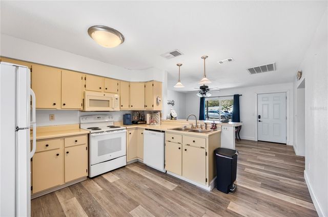 1423 NE 1ST STREET, Mulberry, FL 33860