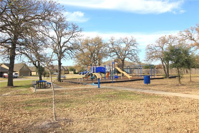 2010 Turning Leaf Drive, Bryan, TX 77807