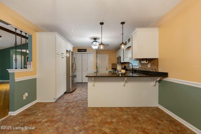 4605 Shadyview Dr, Floyds Knobs, IN 47119