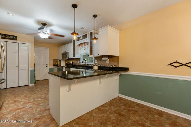 4605 Shadyview Dr, Floyds Knobs, IN 47119