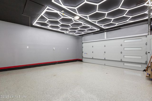 4605 Shadyview Dr, Floyds Knobs, IN 47119