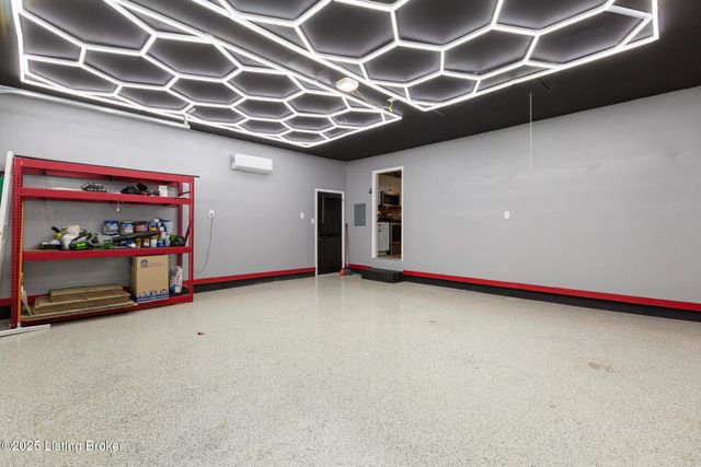 4605 Shadyview Dr, Floyds Knobs, IN 47119