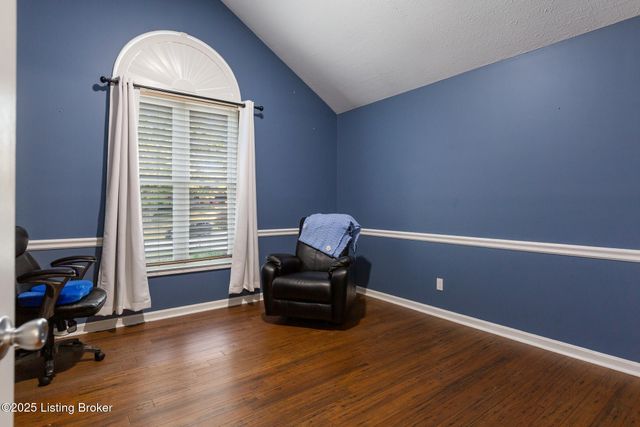 4605 Shadyview Dr, Floyds Knobs, IN 47119