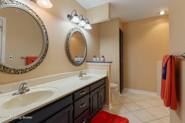 4605 Shadyview Dr, Floyds Knobs, IN 47119