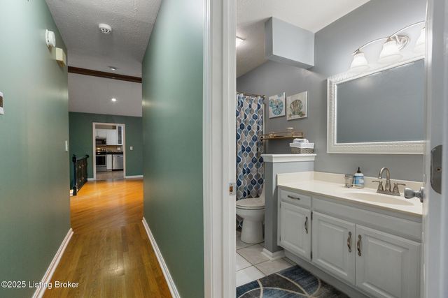 4605 Shadyview Dr, Floyds Knobs, IN 47119