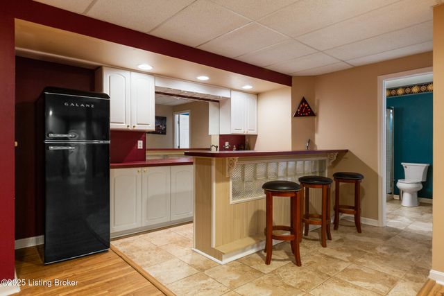 4605 Shadyview Dr, Floyds Knobs, IN 47119