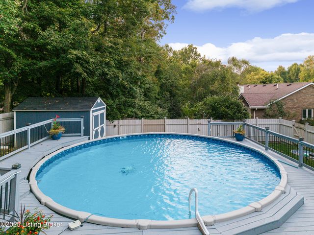 4605 Shadyview Dr, Floyds Knobs, IN 47119