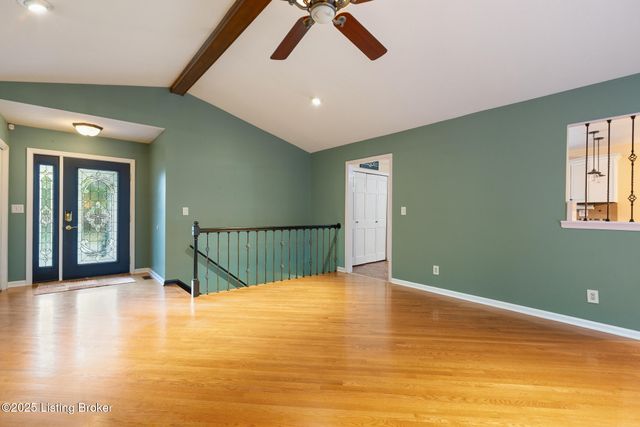 4605 Shadyview Dr, Floyds Knobs, IN 47119