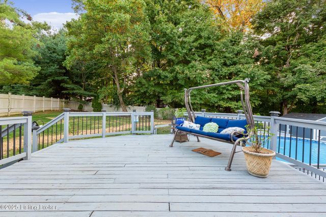 4605 Shadyview Dr, Floyds Knobs, IN 47119