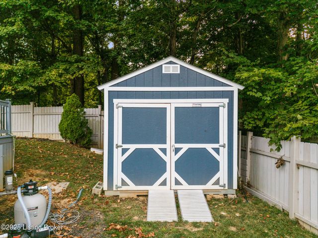 4605 Shadyview Dr, Floyds Knobs, IN 47119