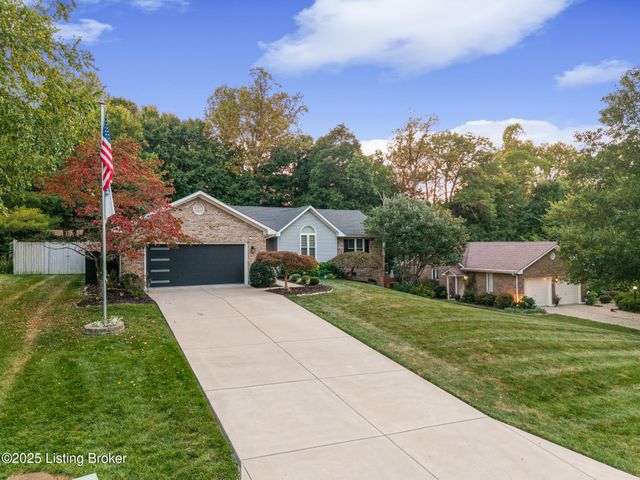 4605 Shadyview Dr, Floyds Knobs, IN 47119
