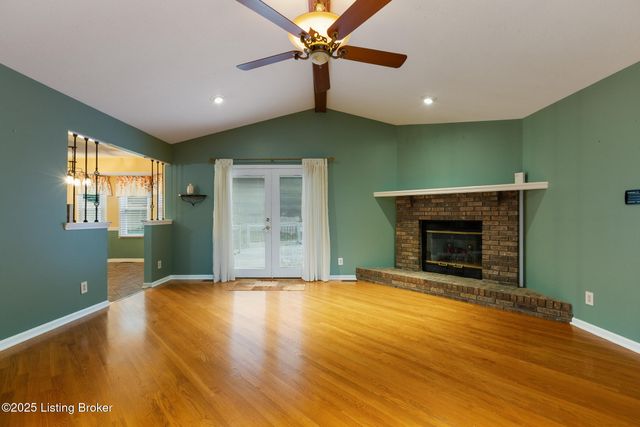 4605 Shadyview Dr, Floyds Knobs, IN 47119