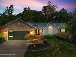 4605 Shadyview Dr, Floyds Knobs, IN 47119