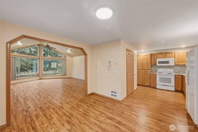 4145 Glendale Road, Clinton, WA 98236