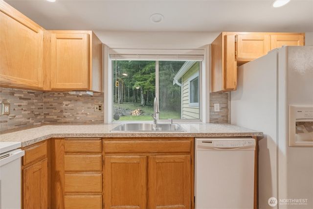 4145 Glendale Road, Clinton, WA 98236