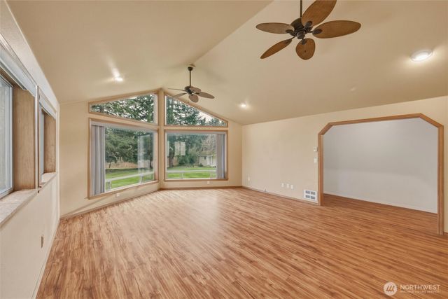 4145 Glendale Road, Clinton, WA 98236