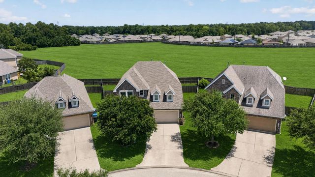 10202 Larkmist Lane, Tomball, TX 77375