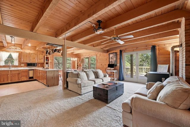 382 SUNDOWN TRL, Great Cacapon, WV 25422