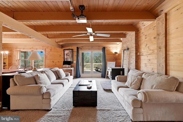 382 SUNDOWN TRL, Great Cacapon, WV 25422