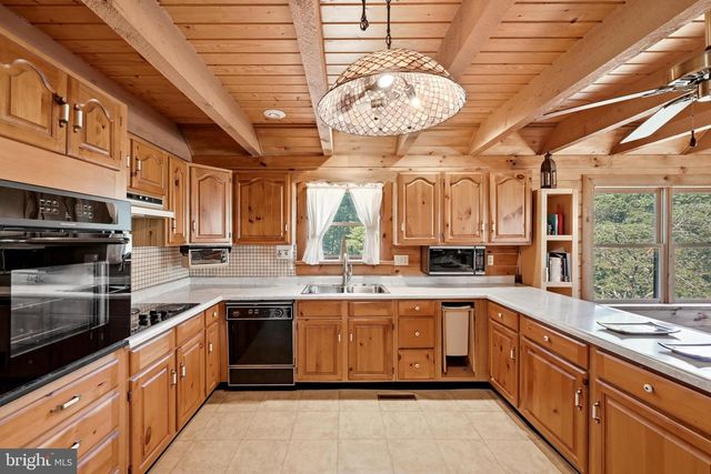 382 SUNDOWN TRL, Great Cacapon, WV 25422