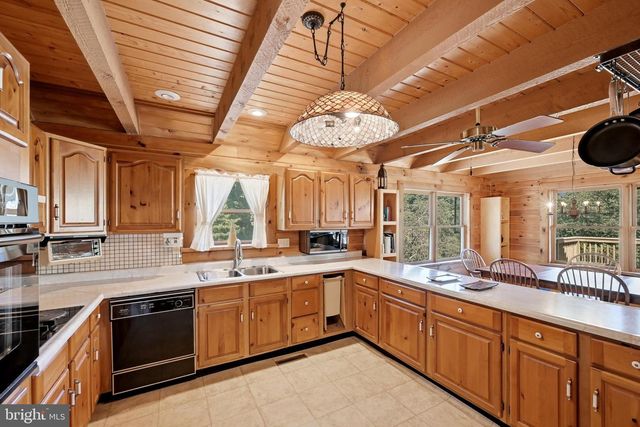 382 SUNDOWN TRL, Great Cacapon, WV 25422