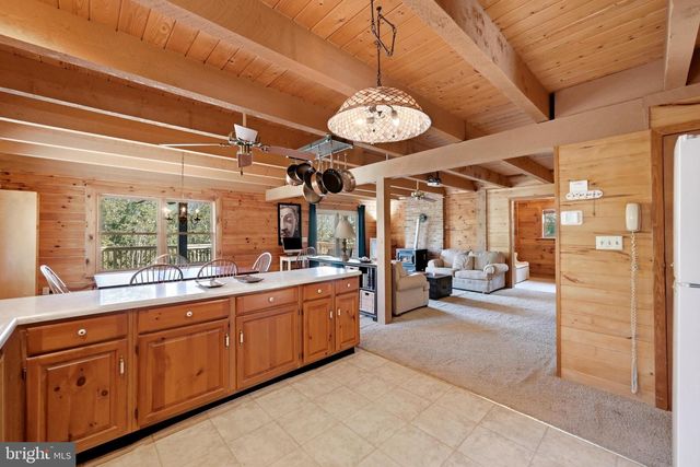 382 SUNDOWN TRL, Great Cacapon, WV 25422