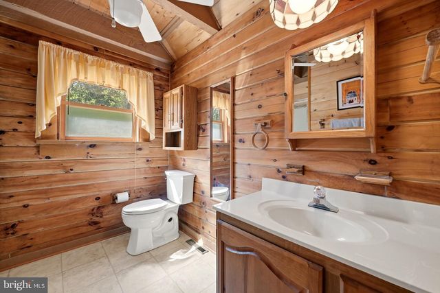 382 SUNDOWN TRL, Great Cacapon, WV 25422