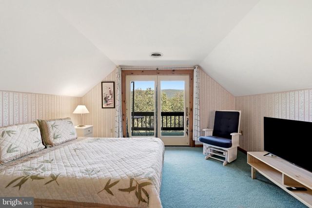 382 SUNDOWN TRL, Great Cacapon, WV 25422