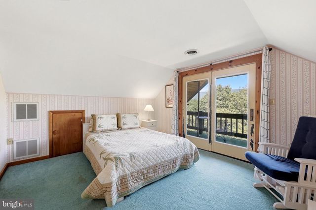 382 SUNDOWN TRL, Great Cacapon, WV 25422