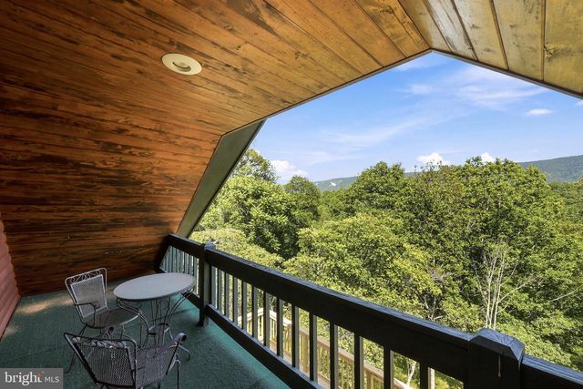 382 SUNDOWN TRL, Great Cacapon, WV 25422