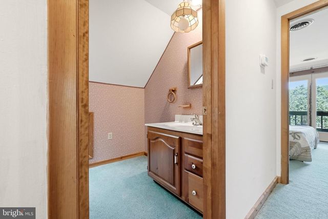 382 SUNDOWN TRL, Great Cacapon, WV 25422