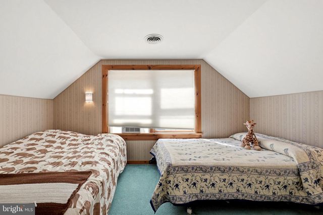 382 SUNDOWN TRL, Great Cacapon, WV 25422