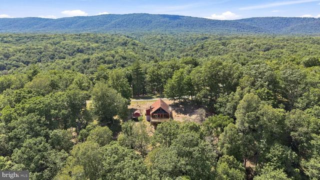 382 SUNDOWN TRL, Great Cacapon, WV 25422