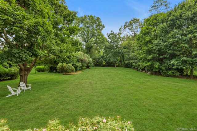 16 Makanna Drive, Huntington, NY 11743