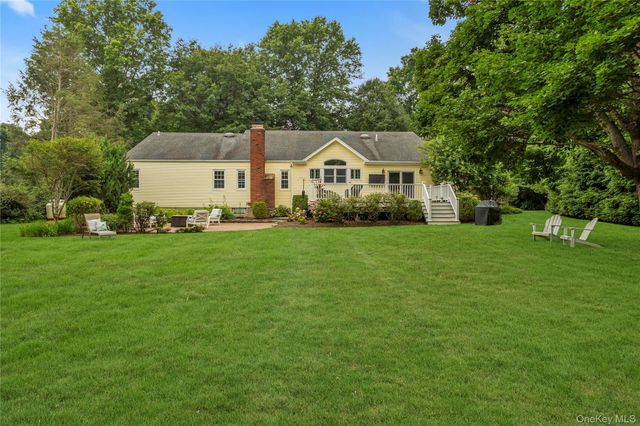 16 Makanna Drive, Huntington, NY 11743