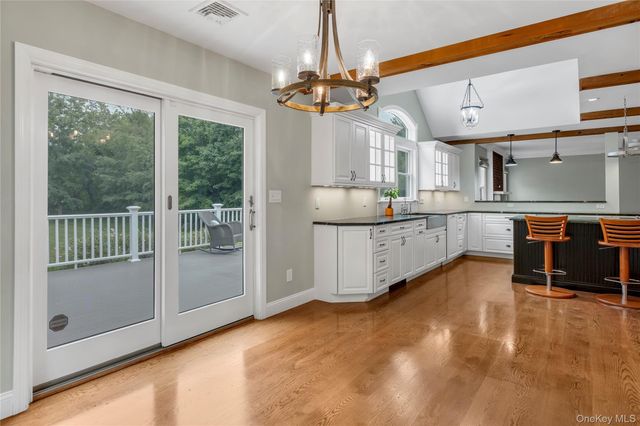 16 Makanna Drive, Huntington, NY 11743