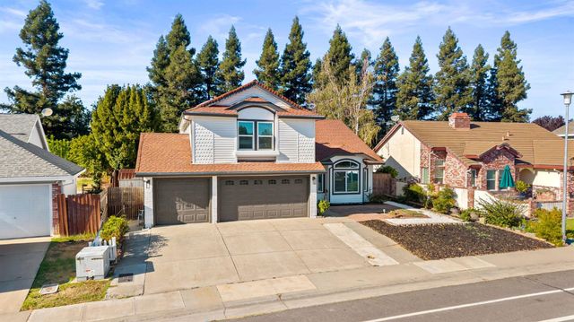 8917 Old Creek Dr, Elk Grove, CA 95758